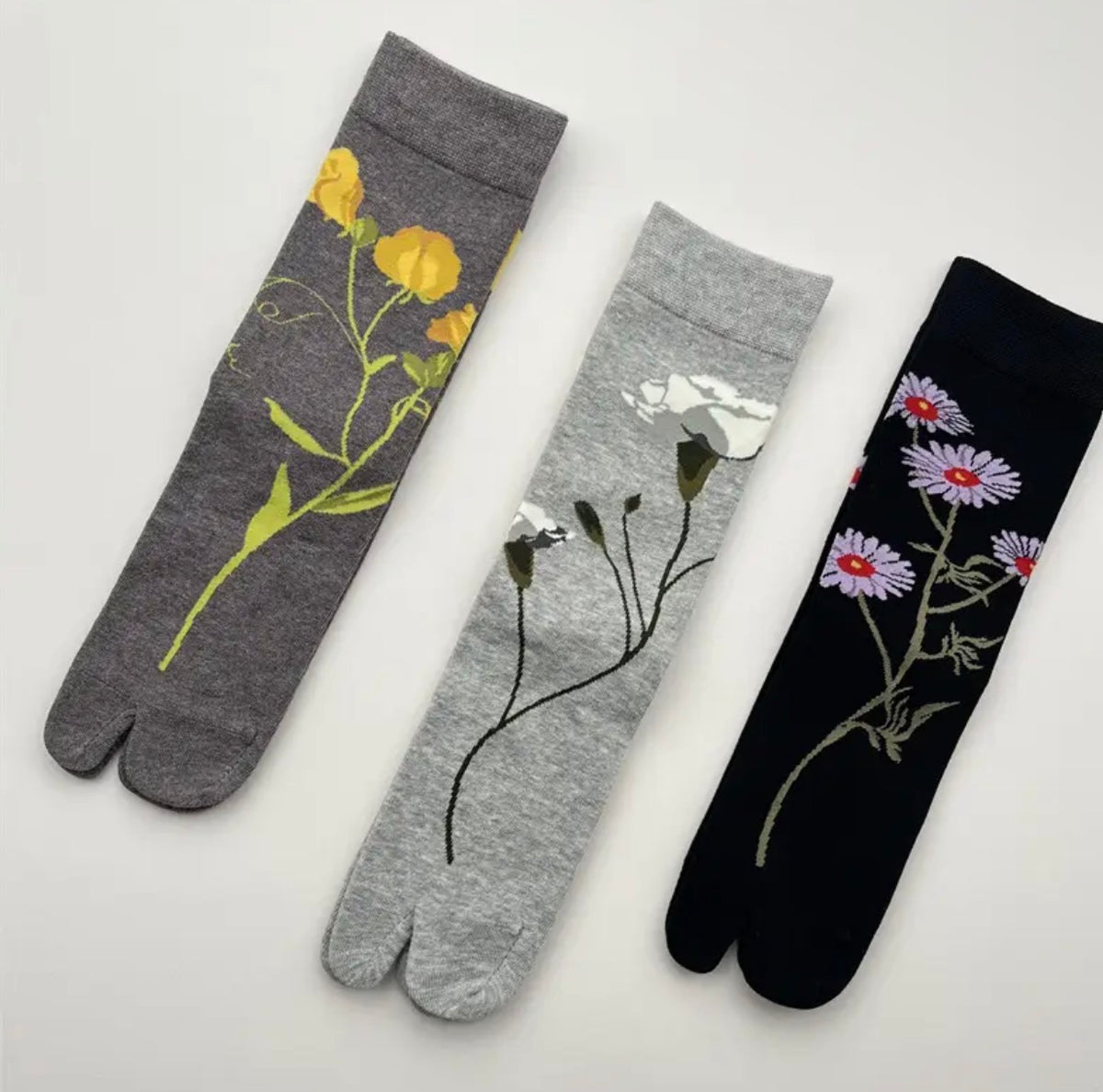 Floral tabi socks