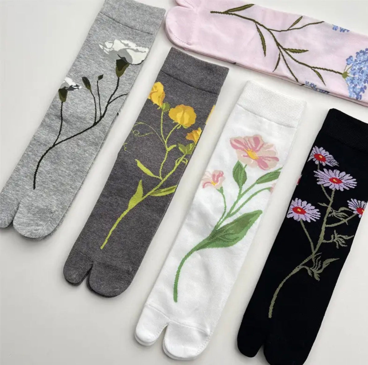Floral tabi socks