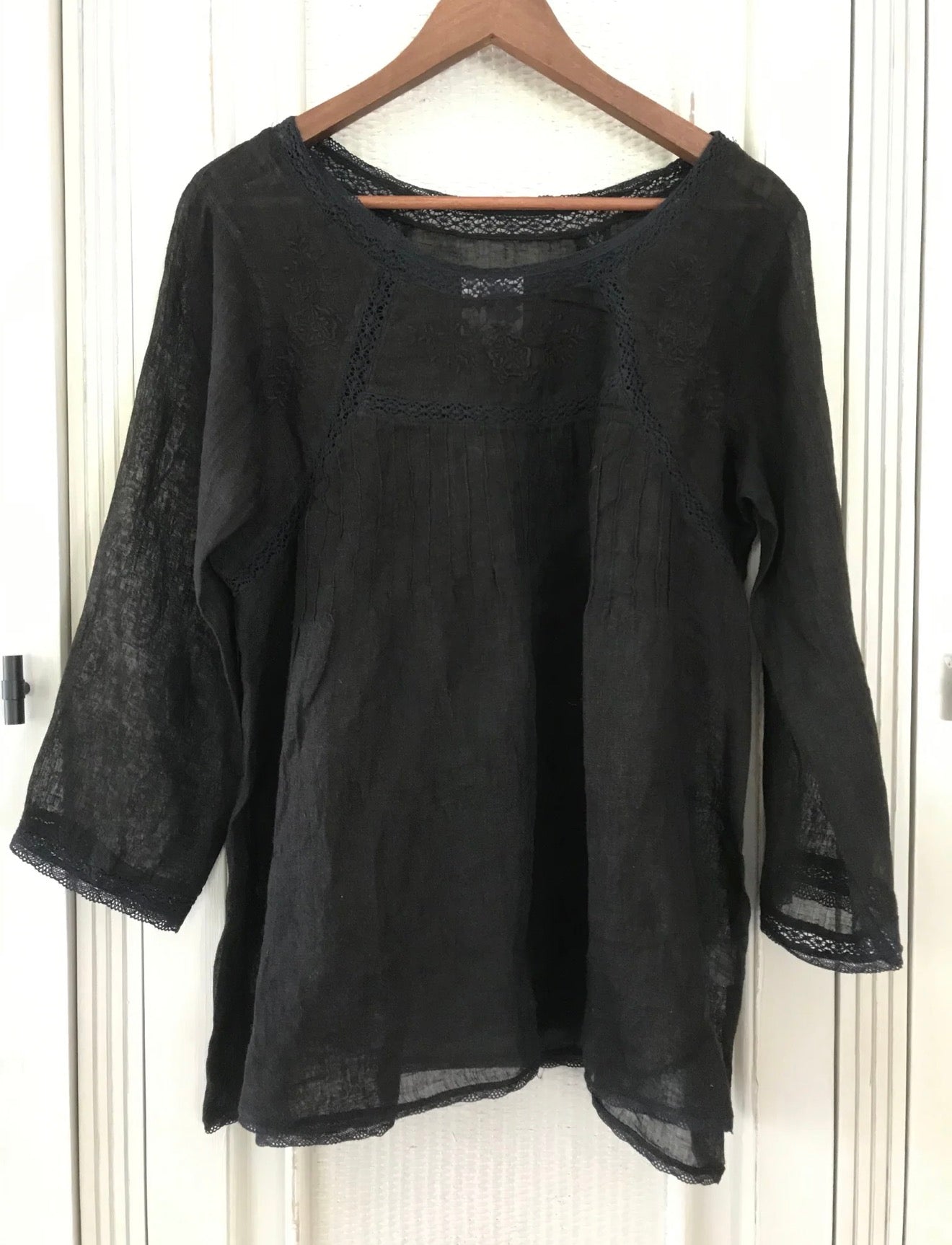 Kloth Isla black linen blouse - Stay Wild Collective