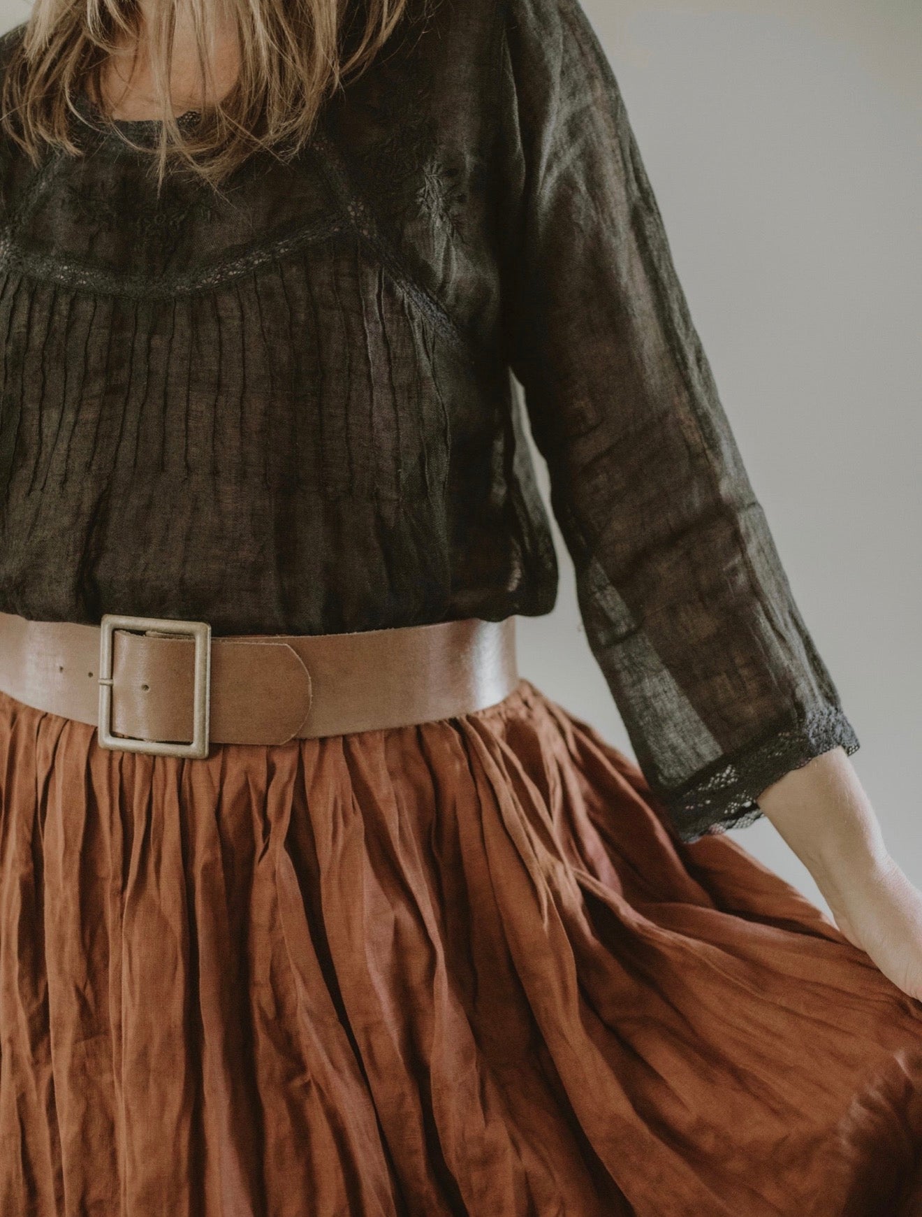 Kloth Isla black linen blouse - Stay Wild Collective