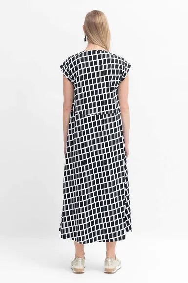 Lento T-Shirt Dress (Black/White Alskar Print) - SALE - Stay Wild Collective  Dress