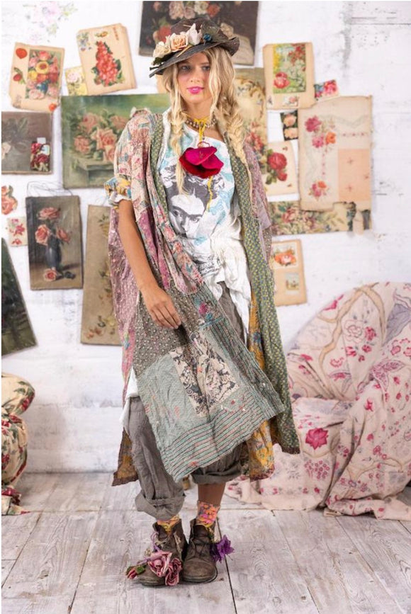 Magnolia Pearl Quilted Yrsa Kimono 

a story’s scraps are pluckedfrom

the thorns of rose bushes

the spines of cactus

the catch of thistles

all in bloom

European Cotton 
Quilted Patchwork 
Paint & Stains
Hand-Fading, Distressing, Patching, Mending & Fading
Appliqué Flowers
MP Love Co. Patch

Each Magnolia Pearl item is cut 