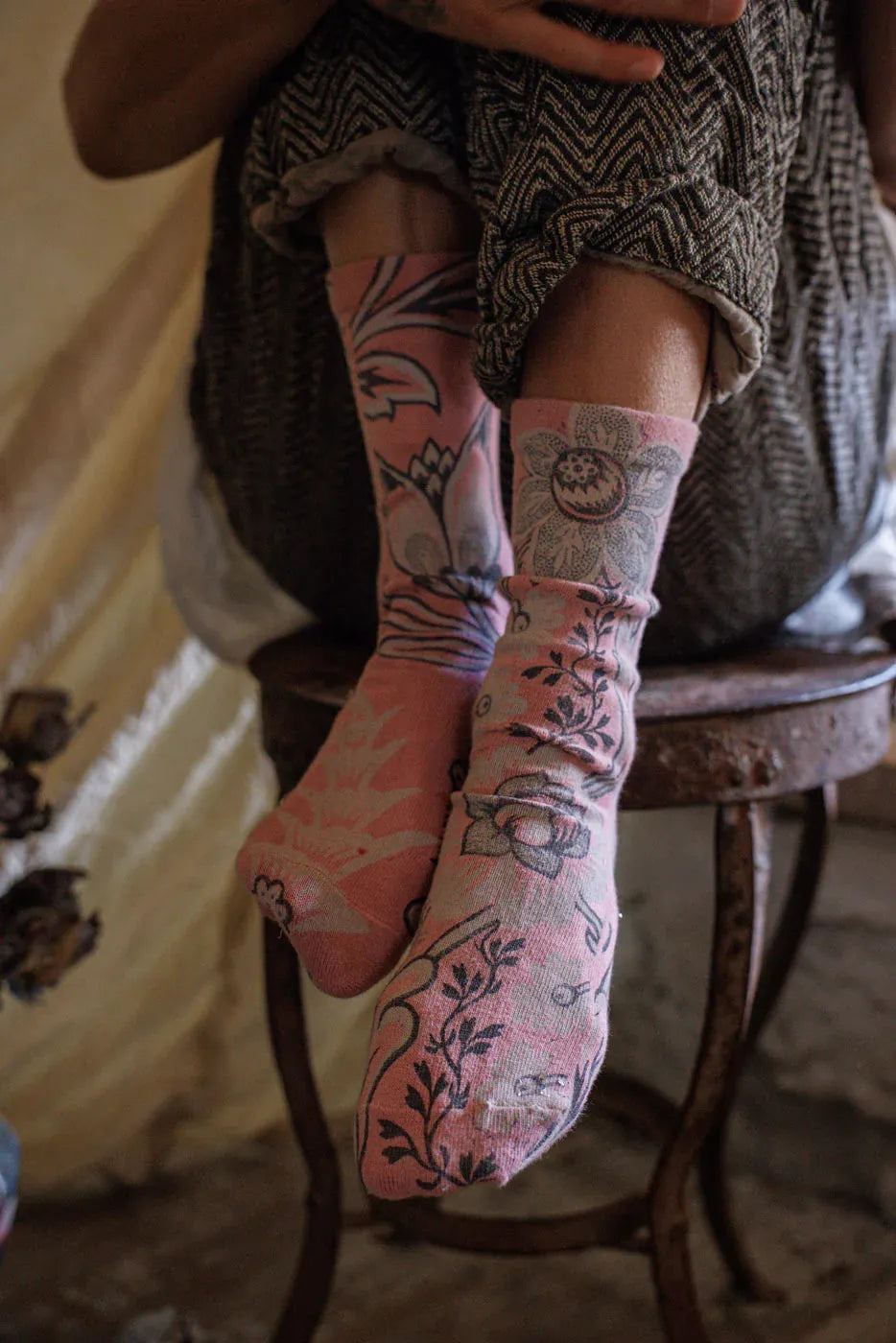 Magnolia Pearl Floral MP Socks 141-MOXIE-OS - Stay Wild Collective  Socks