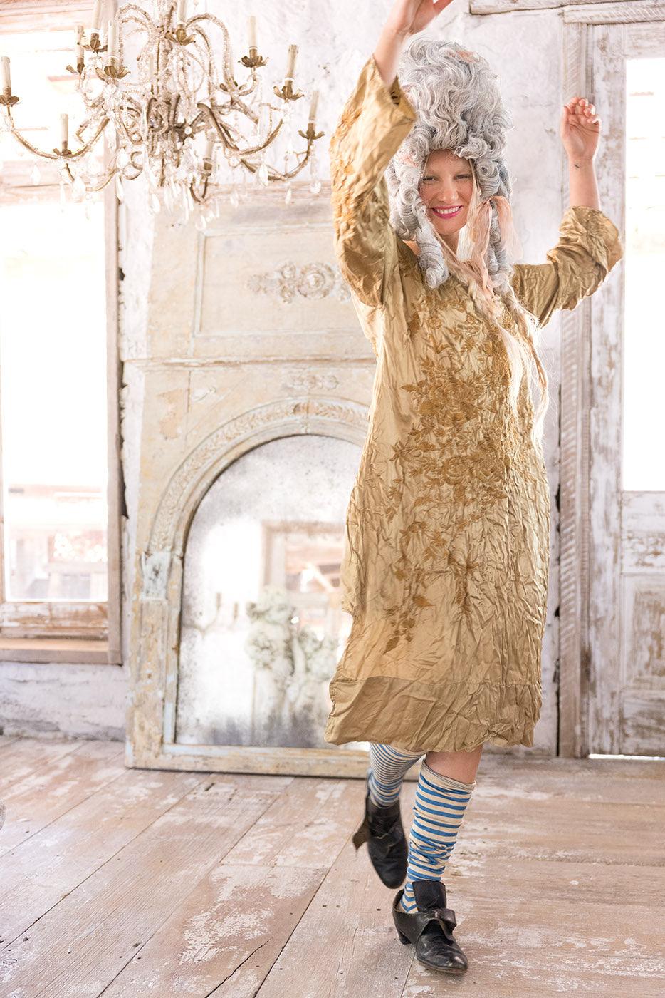  Magnolia Pearl TOP 981-MRGLD-Os parnassus  Tunic SALE - Stay Wild Collective  