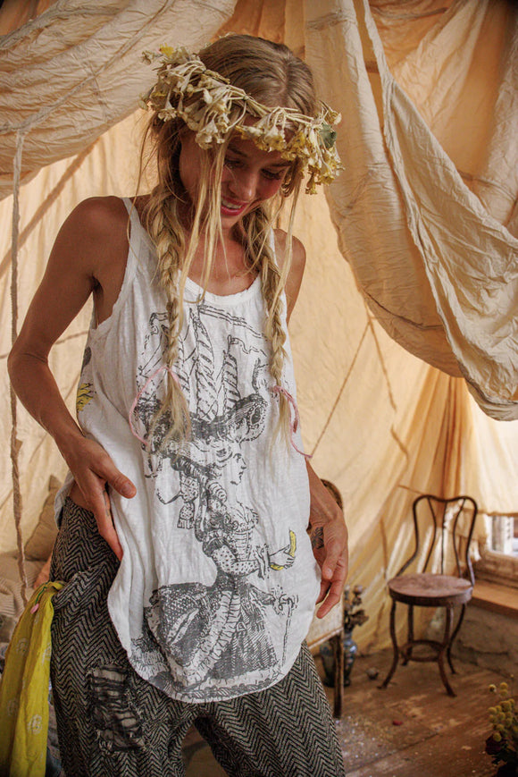 Magnolia Pearl Bananas Por Vida Lana Tank 423-TRUE-OS - Stay Wild Collective  Tank top