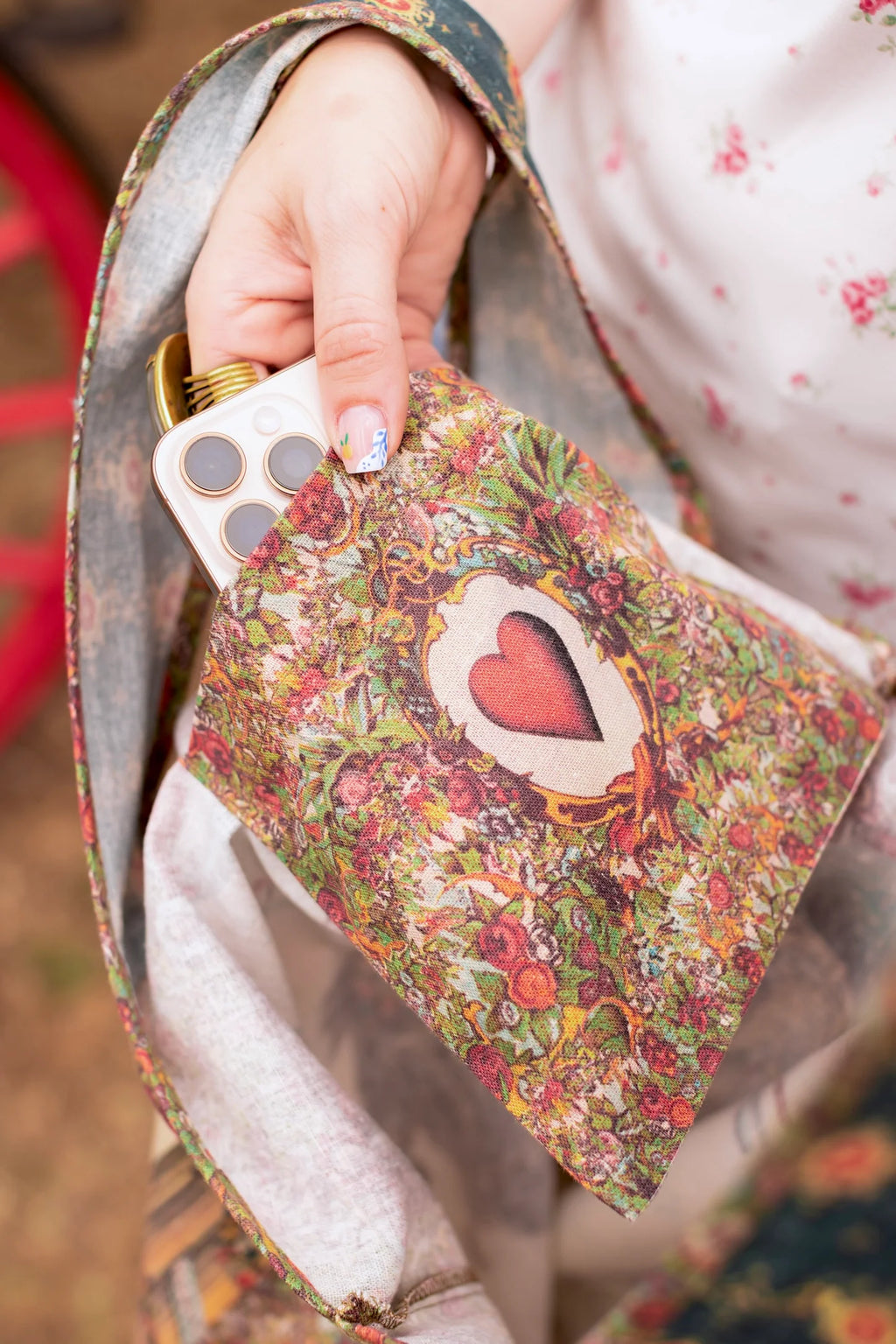  Market of stars LOVE REVOLUTION MARKET TOTE - Stay Wild Collective  