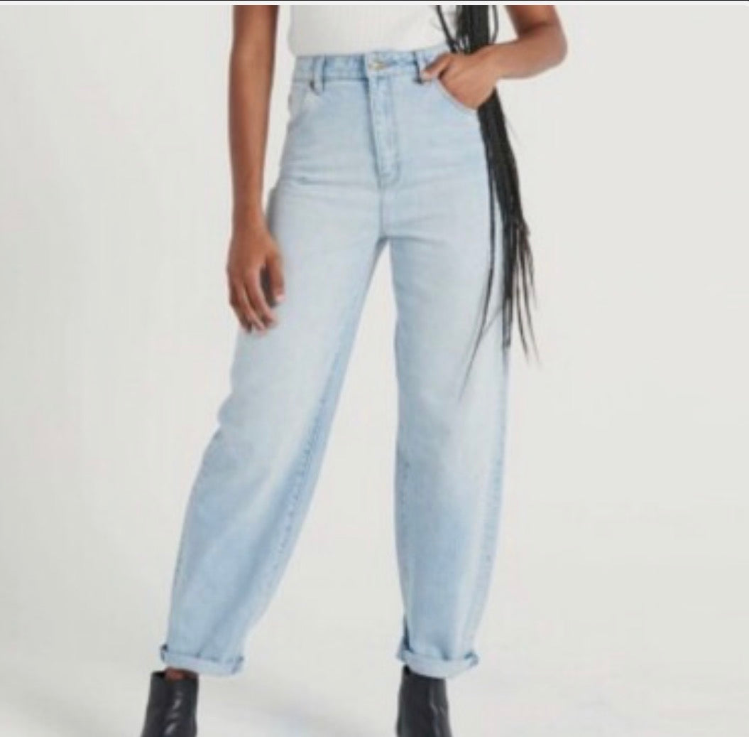 Rolla's Genie Super High Rise SALE 80's Balloon Leg Light Wash Jeans Stella blue size 30 - Stay Wild Collective  