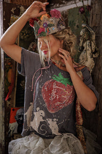 Pre Order Magnolia Pearl Discotheque Fraises Tee TOP 2663-OZZY-OS